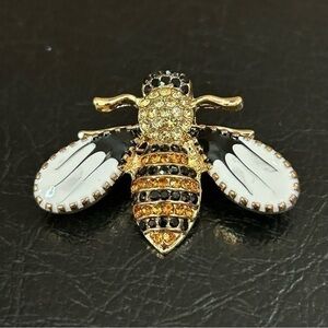 Vintage style bumble bee pin excellent condition brooch